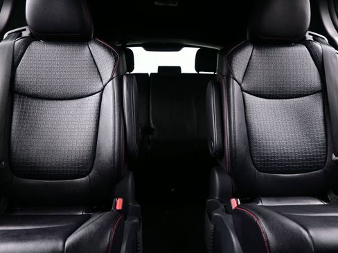 Used 2025 Toyota Sienna XSE w/ XSE Plus Package AWD/4WD image 16