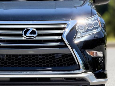 Used 2018 Lexus GX 460 Premium AWD/4WD image 15