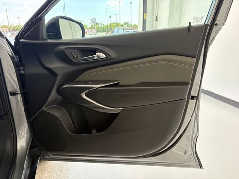 New 2026 Chevrolet Trax ACTIV w/ Sunroof Package FWD image 38