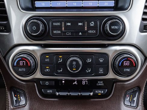 Used 2019 Chevrolet Tahoe LT image 12