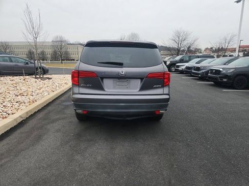 Used 2017 Honda Pilot EX image 4