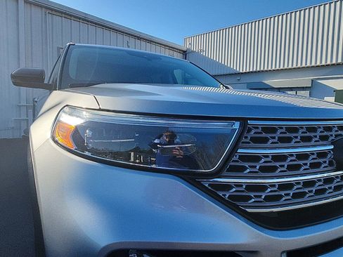 Used 2021 Ford Explorer Limited w/ Equipment Group 301A image 12