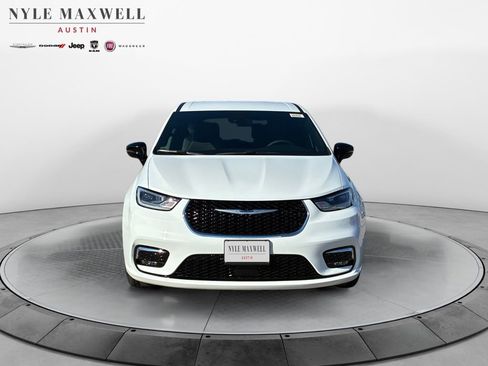 New 2026 Chrysler Pacifica Select image 18