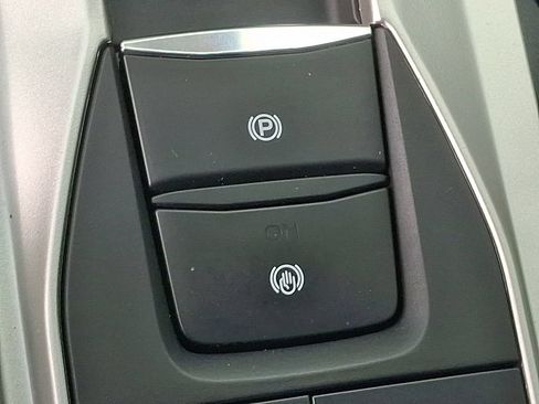 Used 2020 Ford Explorer XLT w/ Comfort Package AWD/4WD image 24