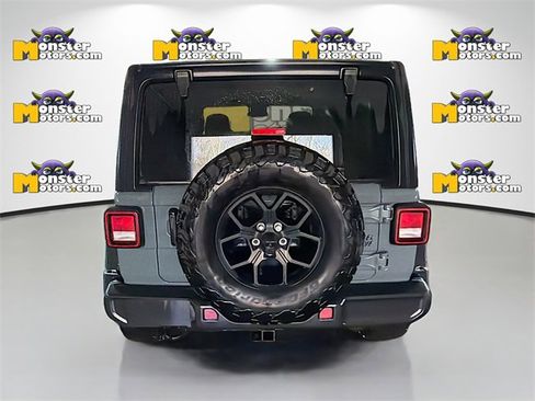 Used 2024 Jeep Wrangler Willys image 5