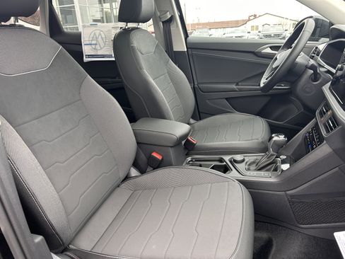 New 2026 Volkswagen Taos SE image 25