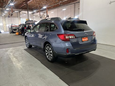 Used 2017 Subaru Outback 2.5i Limited AWD/4WD image 8