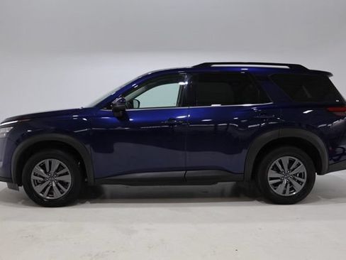 Used 2025 Nissan Pathfinder SV AWD/4WD image 4