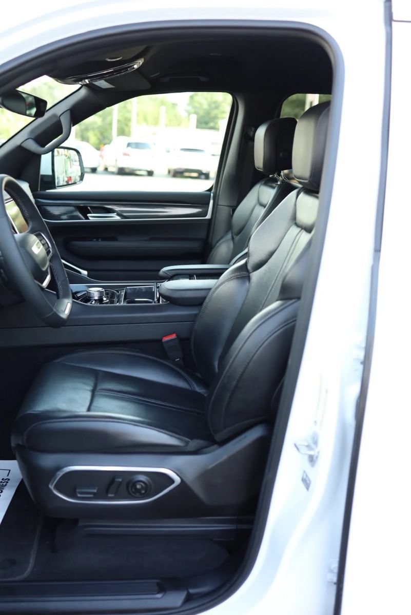 Used 2022 Jeep Wagoneer Series I w/ Convenience Group I AWD/4WD image 13