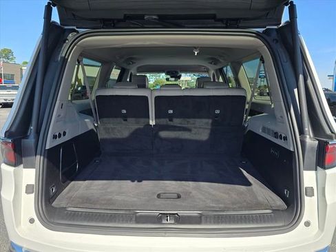 Used 2024 Jeep Wagoneer L Series II RWD image 28
