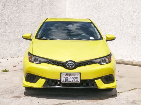 Used 2017 Toyota Corolla iM w/ Carpet Mat Package FWD image 2