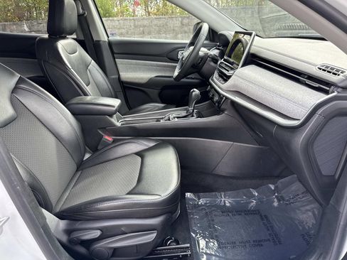 Used 2022 Jeep Compass Latitude image 25