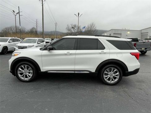 Used 2021 Ford Explorer XLT w/ Equipment Group 202A image 2