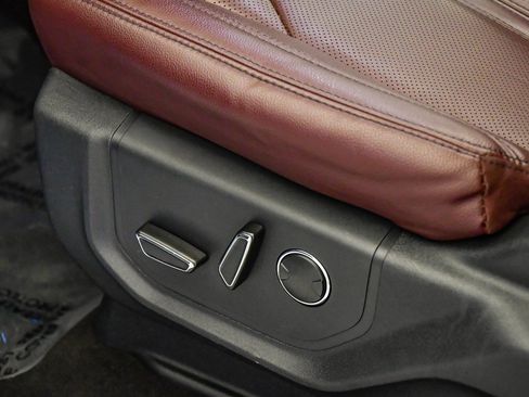 Used 2023 Ford Expedition Limited image 23