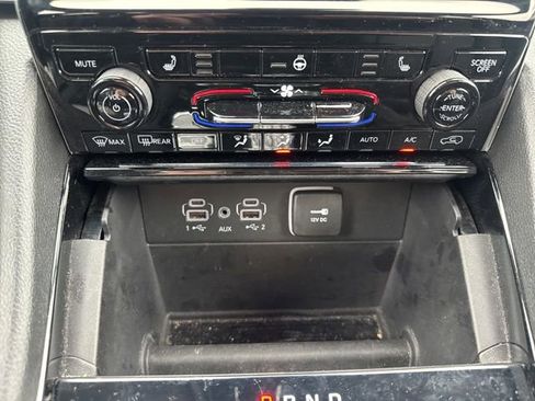 Used 2023 Jeep Grand Cherokee Limited w/ Trailer Tow Prep Group (B) image 19