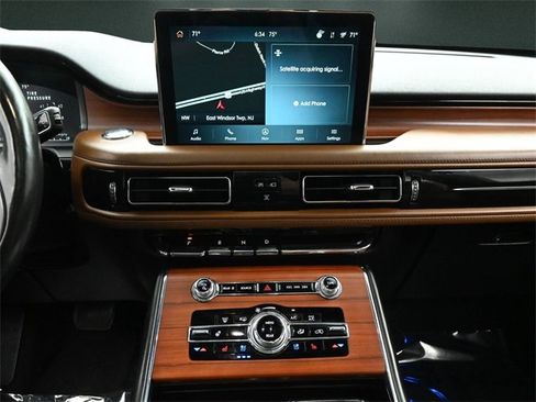 Used 2021 Lincoln Aviator Reserve w/ Equipment Group 210A image 28