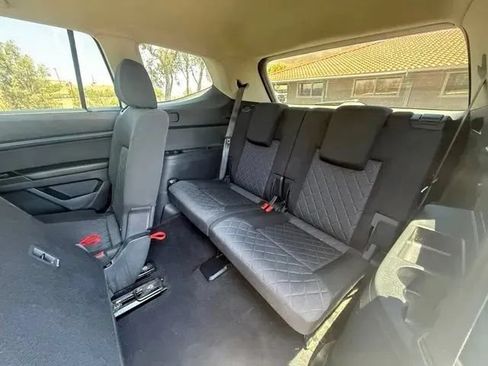 Used 2018 Volkswagen Atlas S FWD image 13
