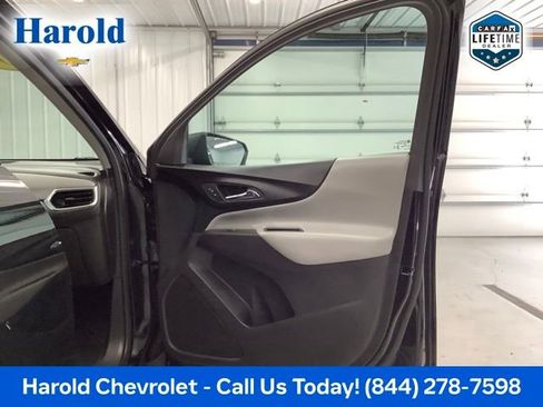 Used 2023 Chevrolet Equinox LS w/ LS Convenience Package image 9