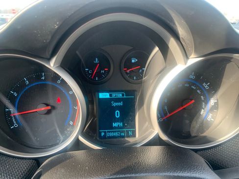 Used 2015 Chevrolet Cruze LT image 24