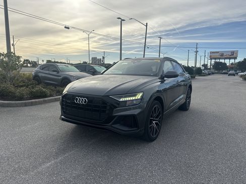 Used 2019 Audi Q8 Prestige w/ Luxury Package image 2