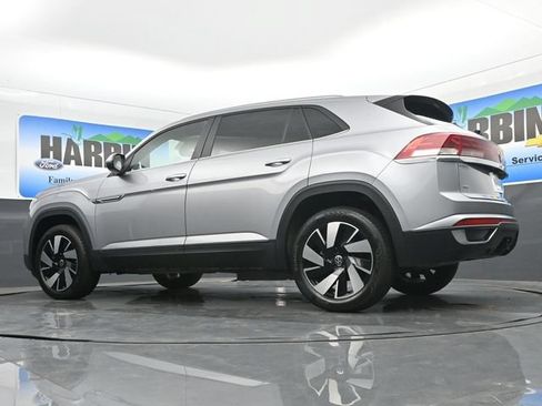 Used 2024 Volkswagen Atlas Cross Sport SE FWD image 21