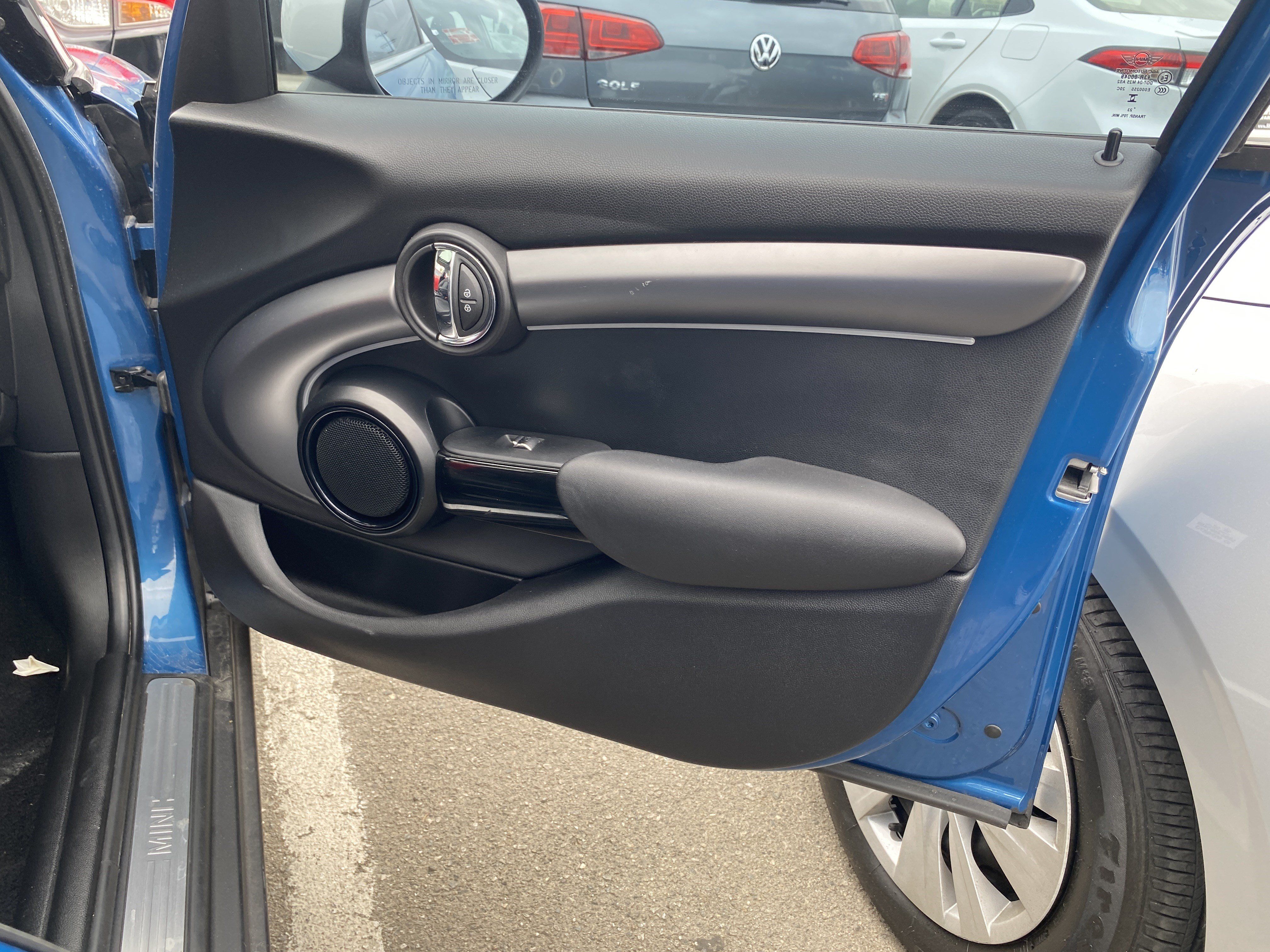 Used 2024 MINI Cooper 4-Door Hardtop FWD image 27