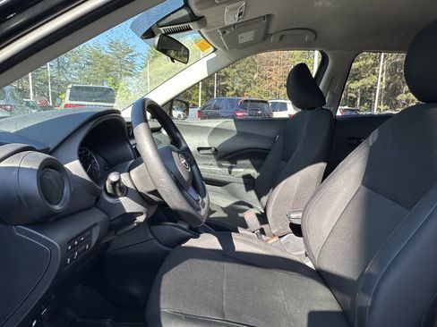 Used 2024 Nissan Kicks S image 7