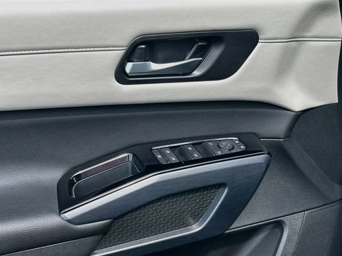Certified 2025 Nissan Pathfinder SL AWD/4WD image 15