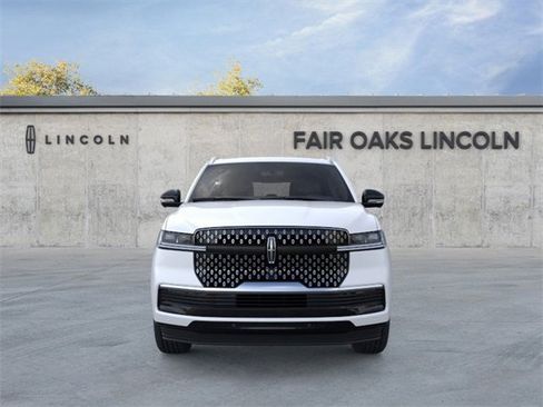 New 2025 Lincoln Navigator Reserve image 6