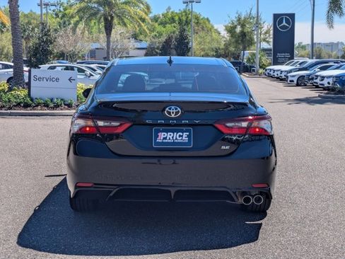 Used 2023 Toyota Camry SE image 6