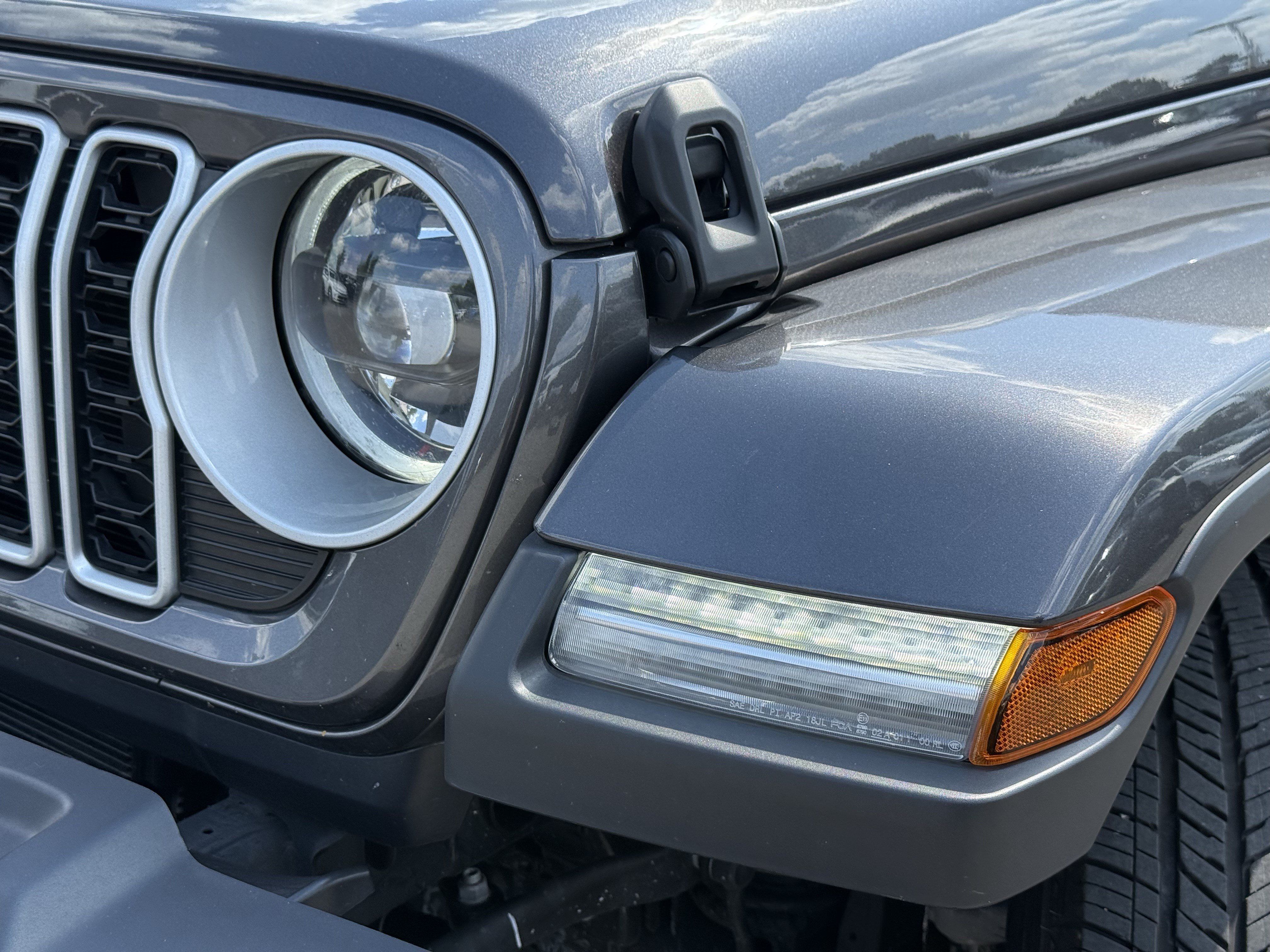 Used 2026 Jeep Wrangler Unlimited Sahara AWD/4WD image 6