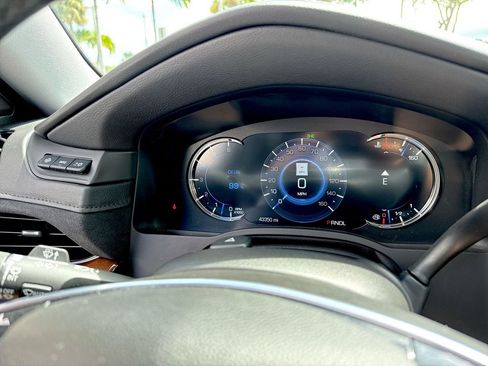 Used 2020 Cadillac Escalade Luxury AWD/4WD image 49