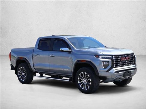 Used 2024 GMC Canyon Denali AWD/4WD image 3