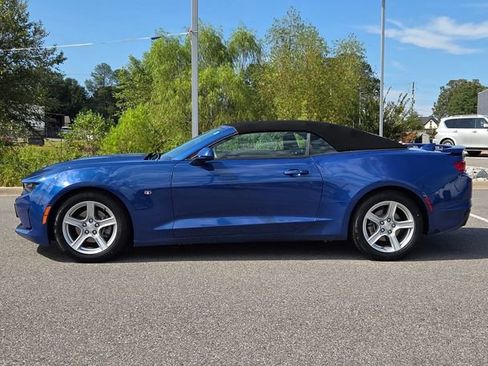 Used 2023 Chevrolet Camaro LT RWD image 2