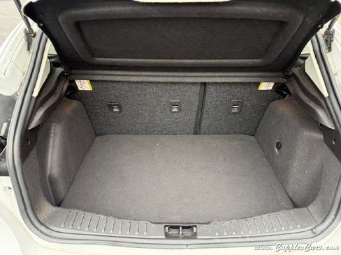 Used 2017 Ford Focus SE FWD image 8