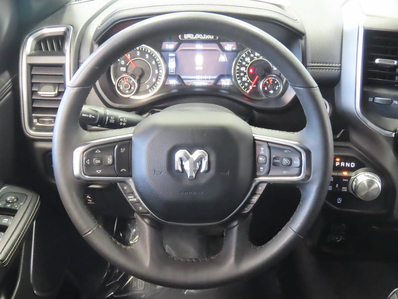 Used 2025 RAM 1500 Laramie AWD/4WD image 10