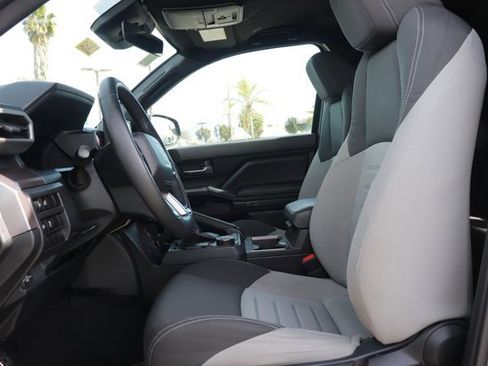 Used 2024 Toyota Tacoma TRD Sport image 9