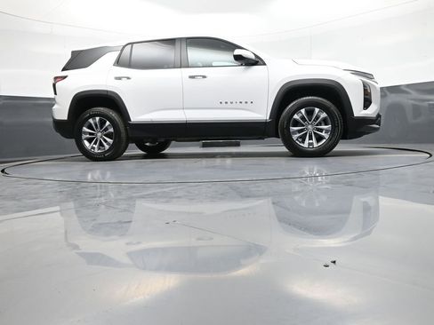 Used 2025 Chevrolet Equinox LT FWD image 27