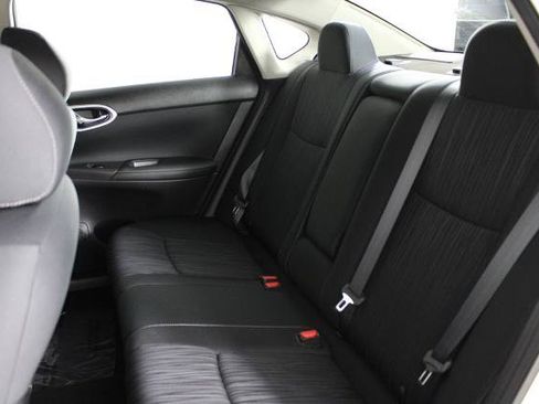 Certified 2019 Nissan Sentra SV FWD image 21