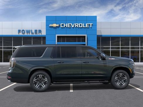 New 2026 Chevrolet Suburban Z71 w/ Comfort Package AWD/4WD image 5
