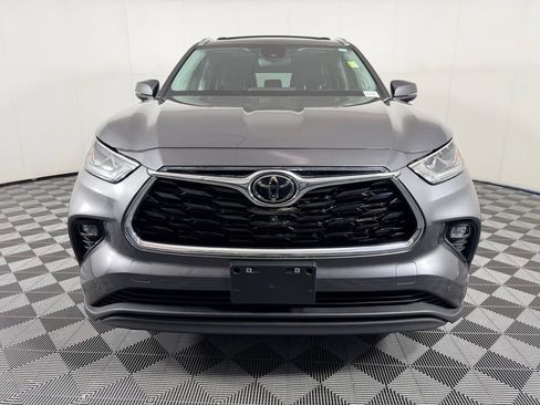 Used 2024 Toyota Highlander Limited FWD image 5