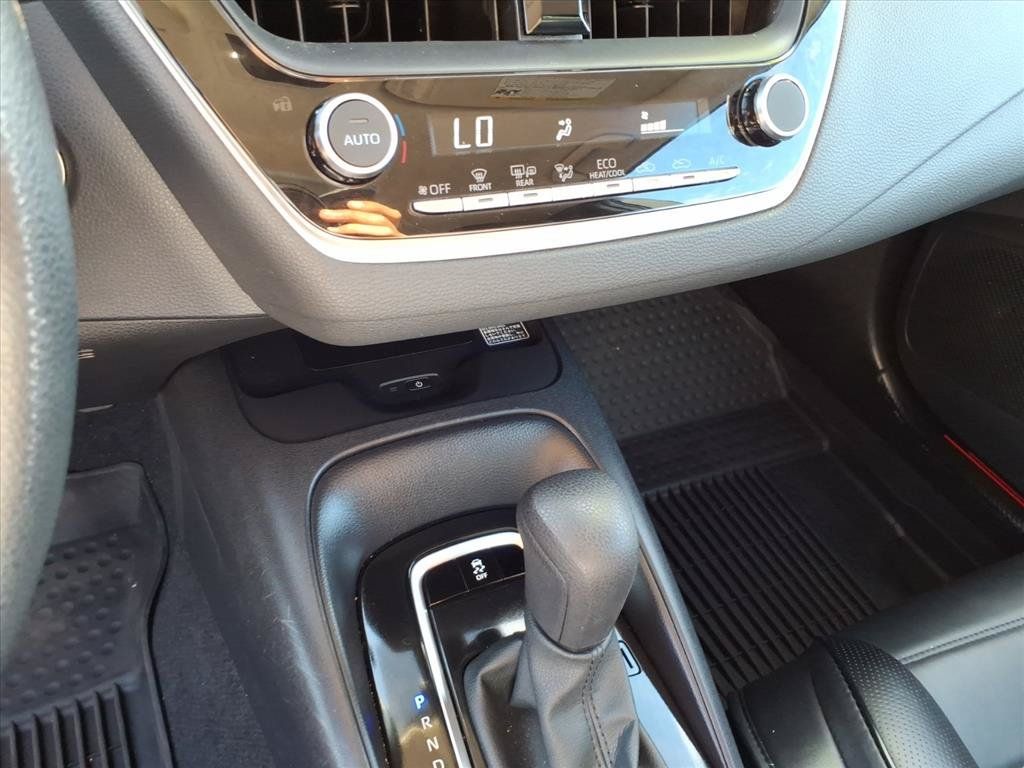 Used 2026 Toyota Corolla LE w/ LE Premium Package FWD image 32