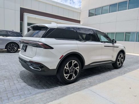 Certified 2024 Lincoln Nautilus Premier AWD/4WD image 4
