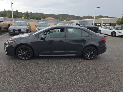 Used 2023 Toyota Corolla SE w/ SE Premium Package FWD image 2