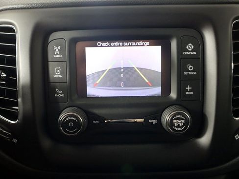 Used 2018 Jeep Compass Latitude image 35