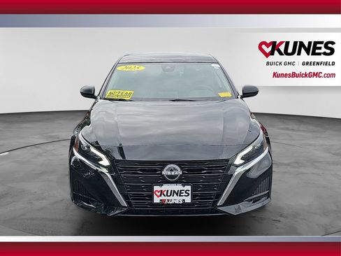 Used 2025 Nissan Altima 2.5 SV FWD image 4
