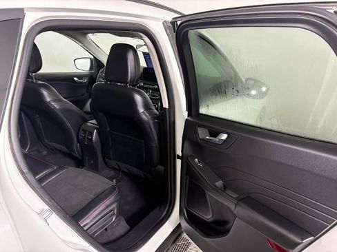 Certified 2022 Ford Escape SEL w/ SEL Stealth AWD Package image 33