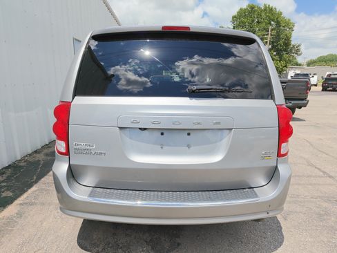 Used 2019 Dodge Grand Caravan GT FWD image 13