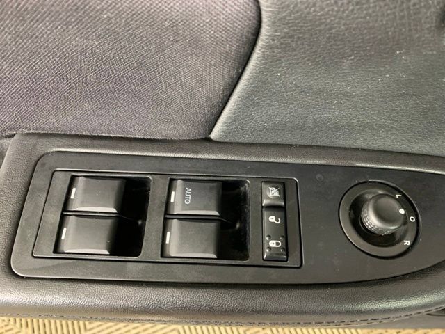 Used 2013 Chrysler 200 LX FWD image 28