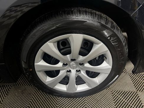 Used 2025 Toyota Corolla LE image 21